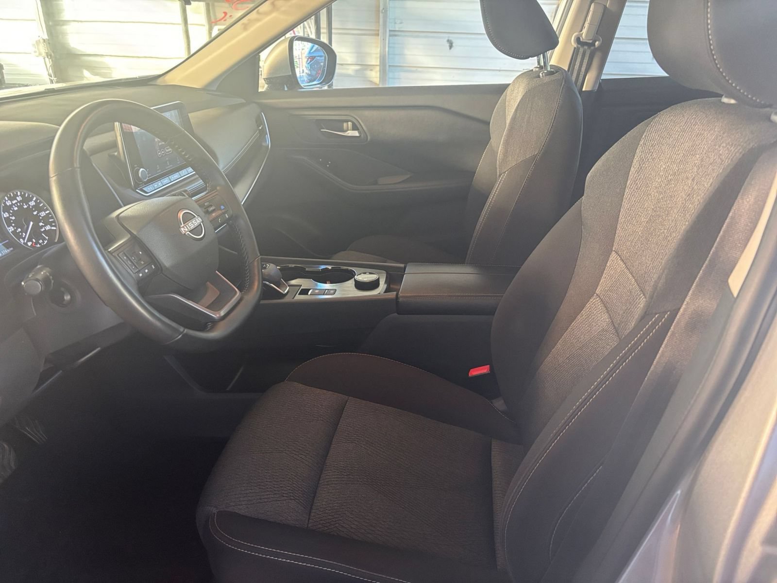 Used 2025 Nissan Rogue SV AWD/4WD image 26
