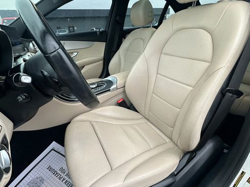Used 2020 Mercedes-Benz C 300 4MATIC Sedan image 22
