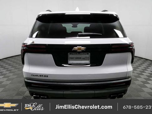 Certified 2025 Chevrolet Traverse LT FWD image 28