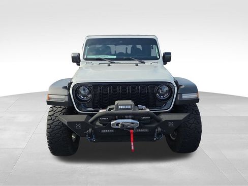 Used 2025 Jeep Gladiator Sport AWD/4WD image 2