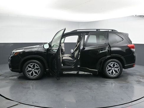 Used 2020 Subaru Forester Premium image 37