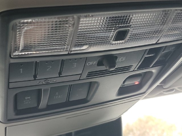 Used 2020 Toyota 4Runner 4WD image 30