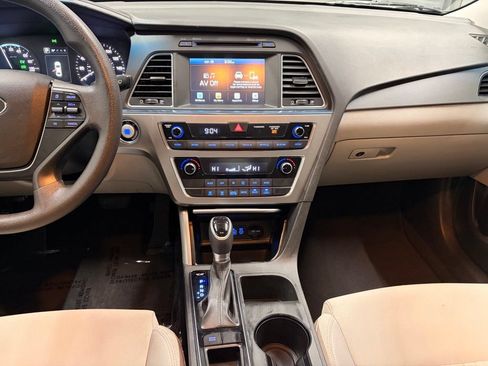 Used 2017 Hyundai Sonata SE FWD image 13