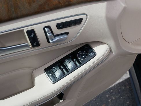 Used 2014 Mercedes-Benz E 350 4MATIC Sedan image 15