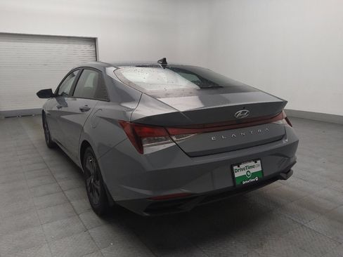 Used 2022 Hyundai Elantra SEL FWD image 5