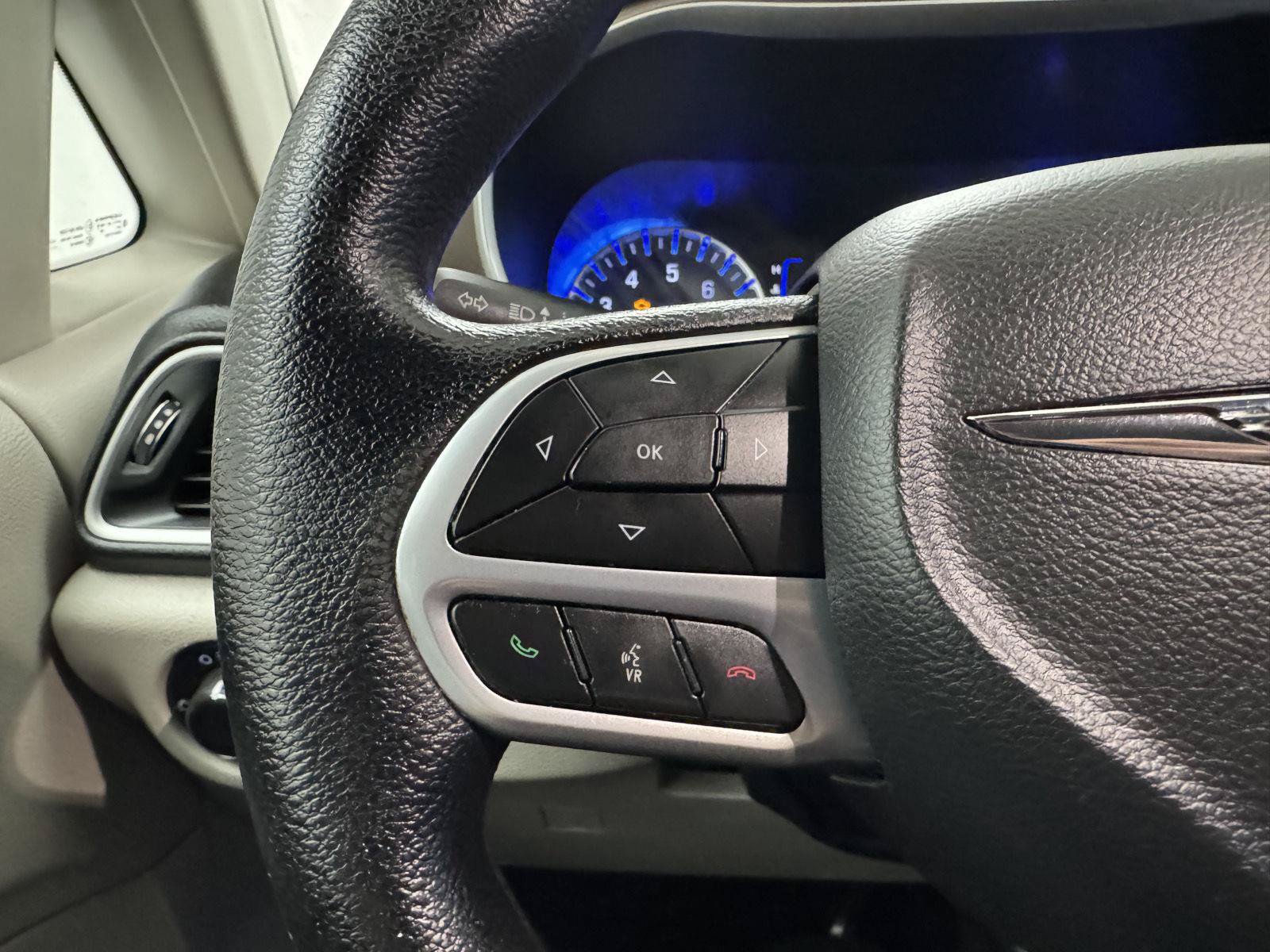 Used 2021 Chrysler Voyager Lxi FWD image 18
