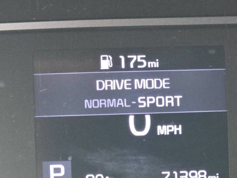 Used 2022 Kia Soul LX w/ Technology Package FWD image 6