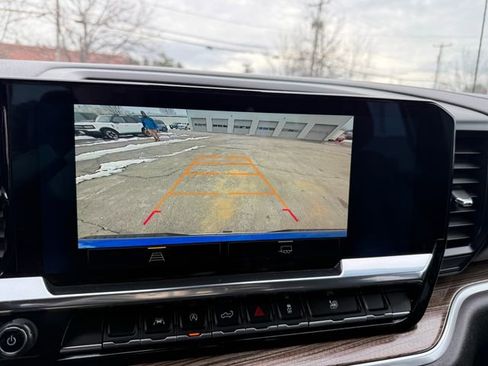 Used 2025 Chevrolet Silverado 1500 LT AWD/4WD image 9