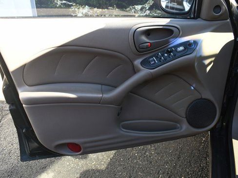 Used 2002 Pontiac Grand Am SE image 13