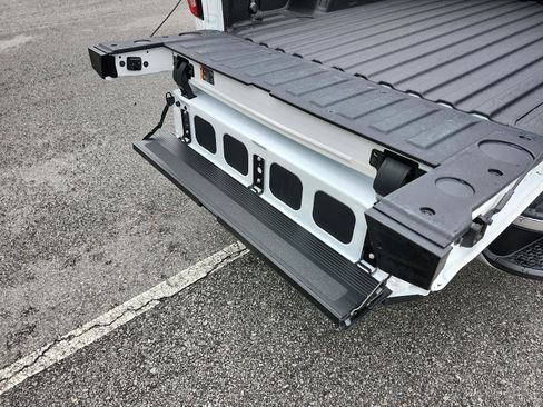 Certified 2025 GMC Sierra 1500 SLE image 12