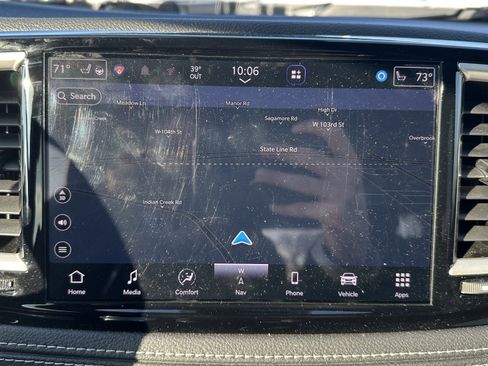 Used 2021 Chrysler Pacifica Touring-L w/ Uconnect Theater Family Group image 25