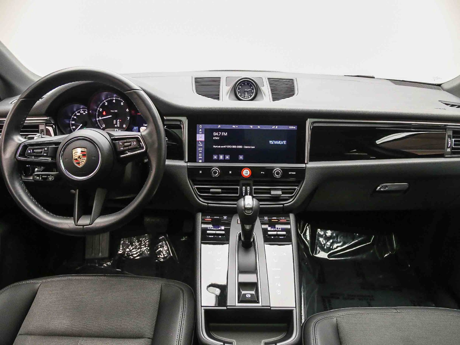 Certified 2023 Porsche Macan AWD/4WD image 16