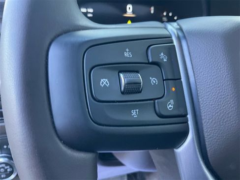 Used 2023 GMC Yukon XL SLT w/ SLT Premium Package image 36