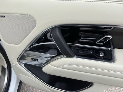 Used 2023 Land Rover Range Rover SE image 46