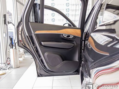 Used 2023 Volvo XC90 B6 Plus w/ Protection Package image 34