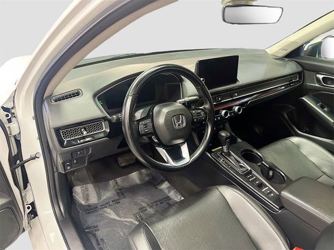 Used 2023 Honda Civic Touring image 9