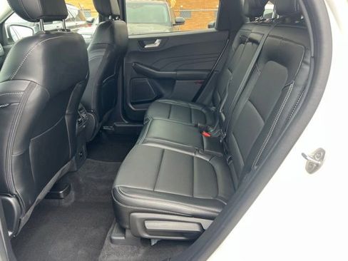 Certified 2024 Ford Escape Platinum AWD/4WD image 20