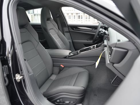 New 2026 Porsche Panamera 4 image 14