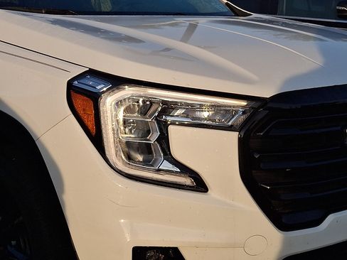 Used 2023 GMC Terrain SLT w/ Elevation Edition AWD/4WD image 6