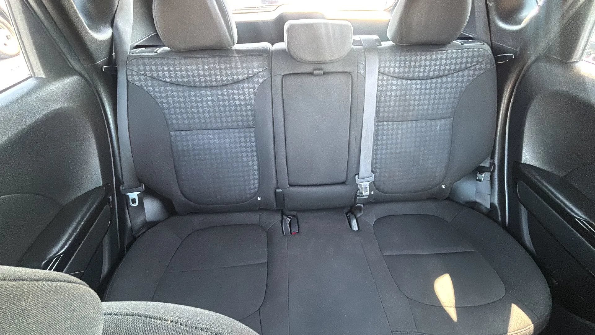 Used 2015 Kia Soul ! w/ Sun & Sound Package FWD image 16