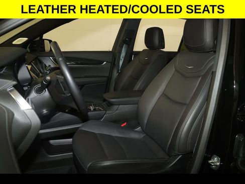 Used 2025 Cadillac XT6 Premium Luxury w/ LPO, Floor Liner Package image 4