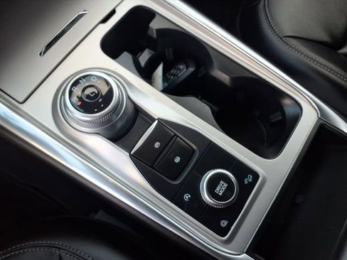 Certified 2023 Ford Explorer XLT w/ Equipment Group 202A image 25