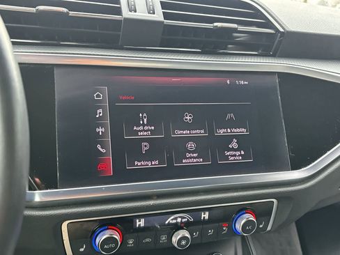 Used 2020 Audi Q3 2.0T Premium image 14