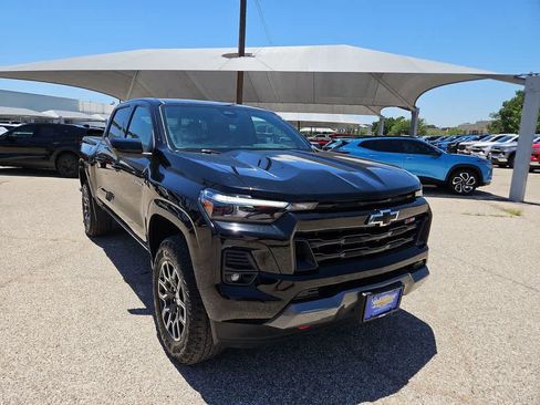 Used 2023 Chevrolet Colorado Z71 w/ Z71 Convenience Package 2 AWD/4WD image 2