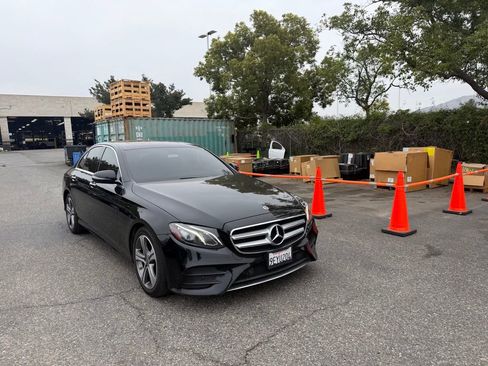 Used 2020 Mercedes-Benz E 350 Sedan image 2