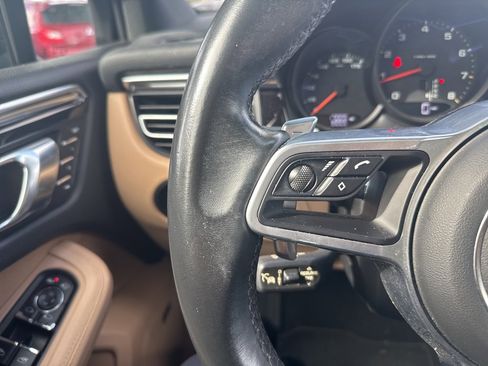 Used 2021 Porsche Macan Base image 19