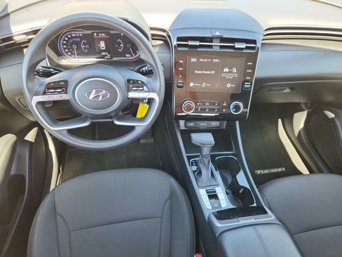 Used 2023 Hyundai Tucson SE FWD image 12