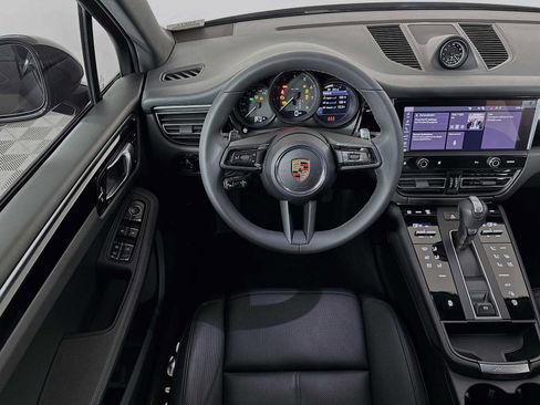 Certified 2025 Porsche Macan image 25
