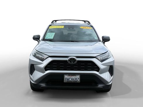 Used 2021 Toyota RAV4 LE w/ Carpet Mat Package (TMS) AWD/4WD image 8
