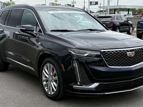Used 2022 Cadillac XT6 Premium Luxury w/ Technology Package AWD/4WD image 3