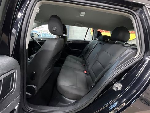 Used 2019 Volkswagen Golf S image 16