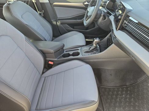 New 2026 Volkswagen Jetta SE FWD image 13
