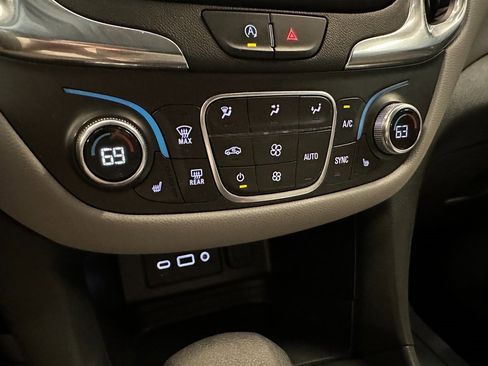 Used 2023 Chevrolet Equinox LT image 14