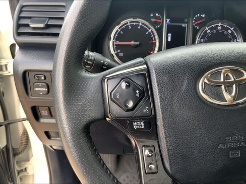Used 2022 Toyota 4Runner TRD Off-Road Premium AWD/4WD image 22