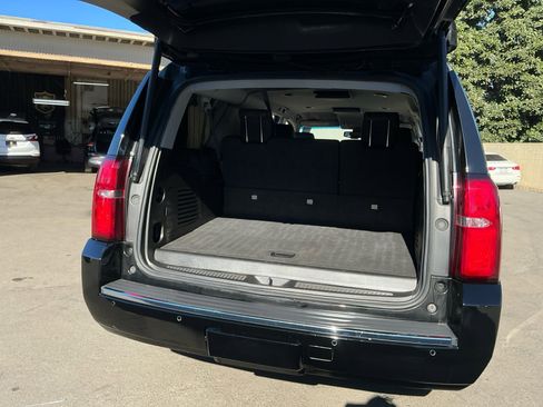 Used 2019 Chevrolet Suburban Premier image 26