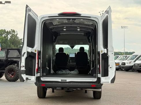 New 2026 Ford Transit 250 148 Medium Roof RWD image 38