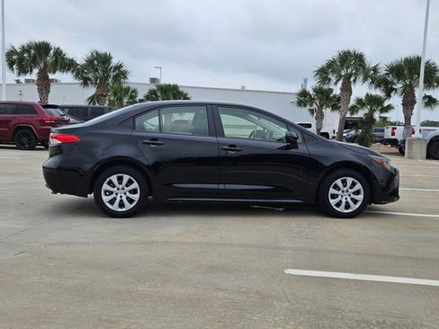 Used 2023 Toyota Corolla LE FWD image 4