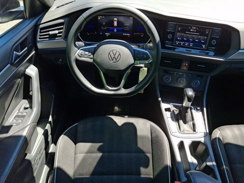 Certified 2022 Volkswagen Jetta Sport FWD image 12