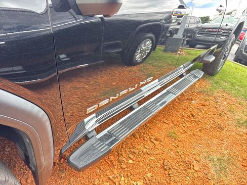 Used 2022 GMC Sierra 3500 Denali AWD/4WD image 12