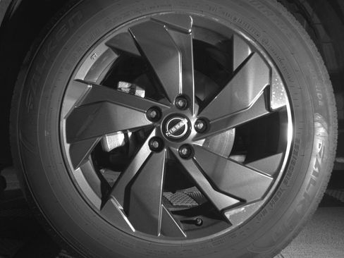 Used 2025 Nissan Rogue SV image 12