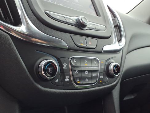 Used 2023 Chevrolet Equinox LT image 15