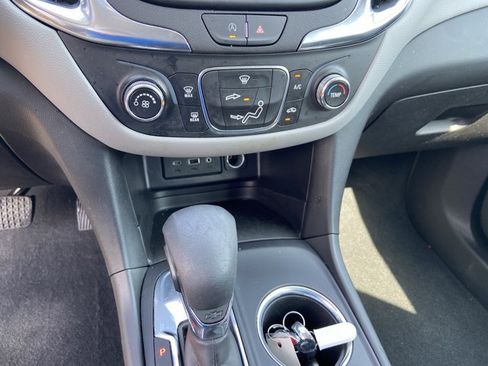 Used 2023 Chevrolet Equinox LS FWD image 39