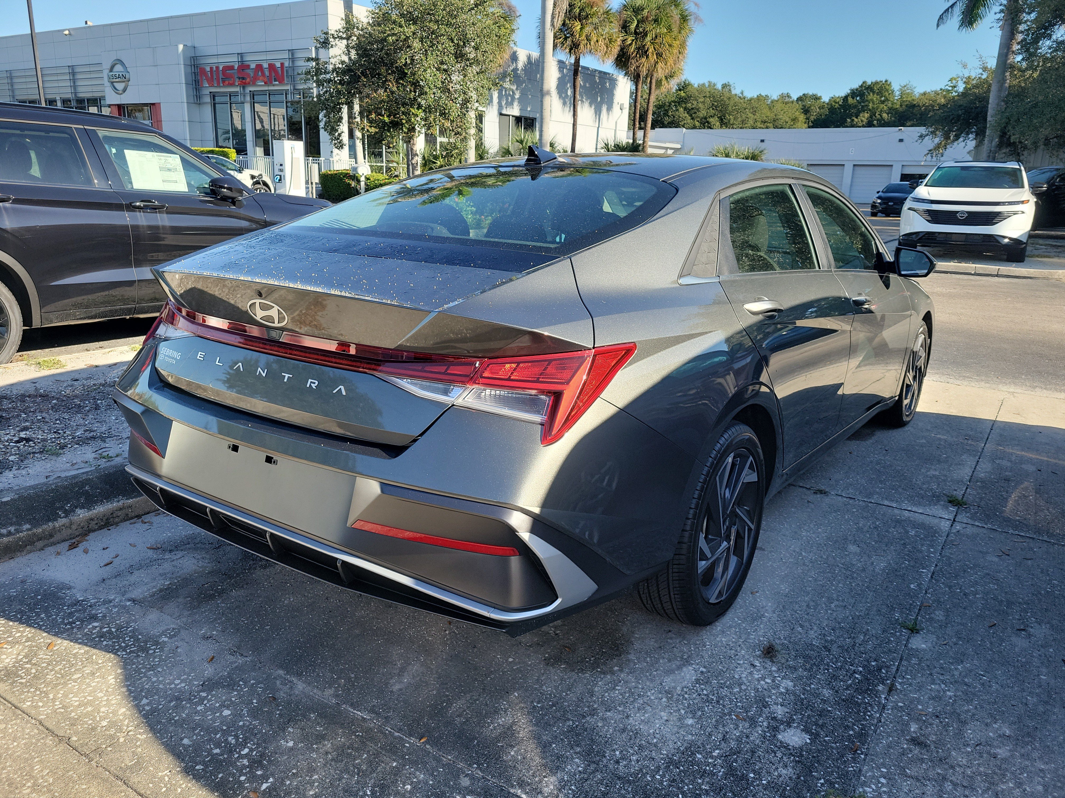 Used 2025 Hyundai Elantra SEL FWD image 7