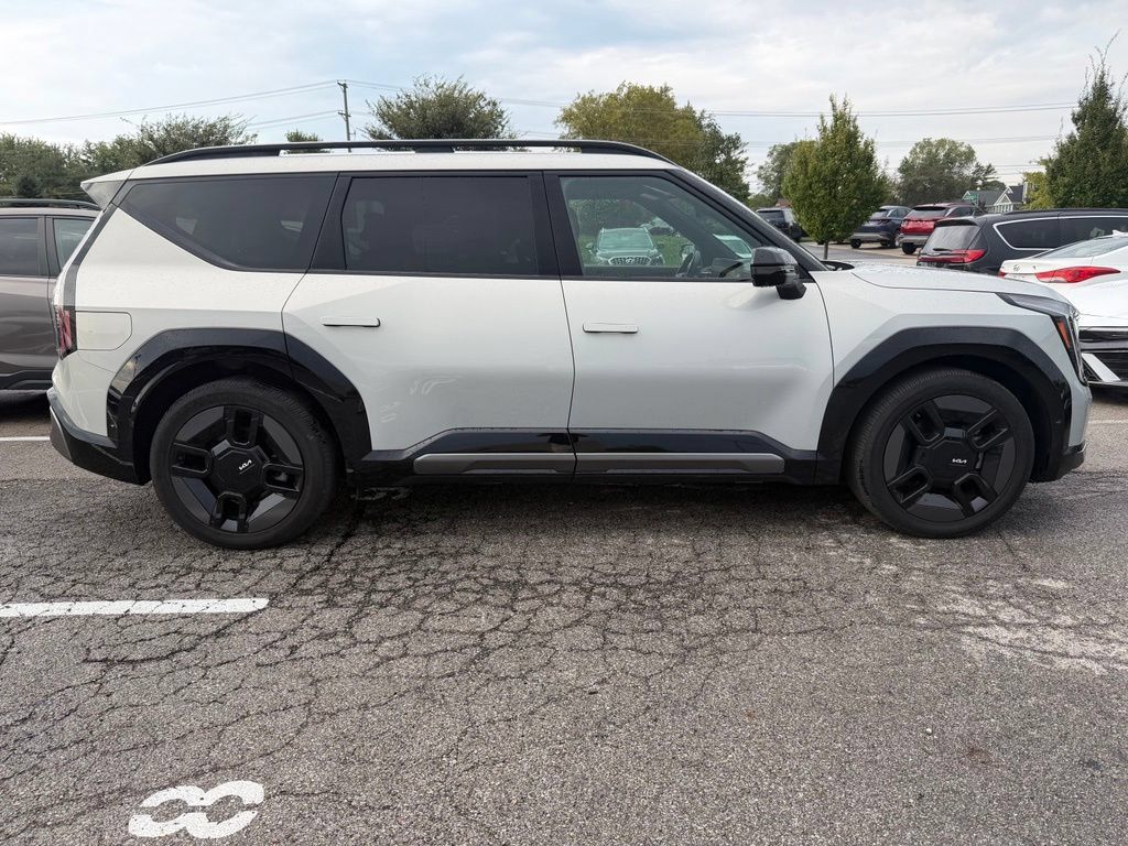 Used 2024 Kia EV9 GT-Line AWD/4WD image 3