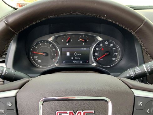 Used 2023 GMC Acadia SLT image 19