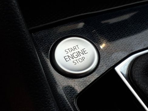 Certified 2025 Volkswagen Taos S AWD/4WD image 32